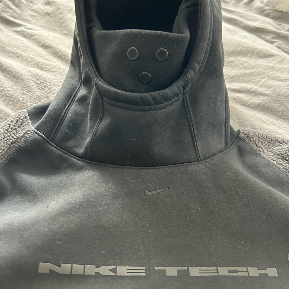 Nike Tech Black Pullover